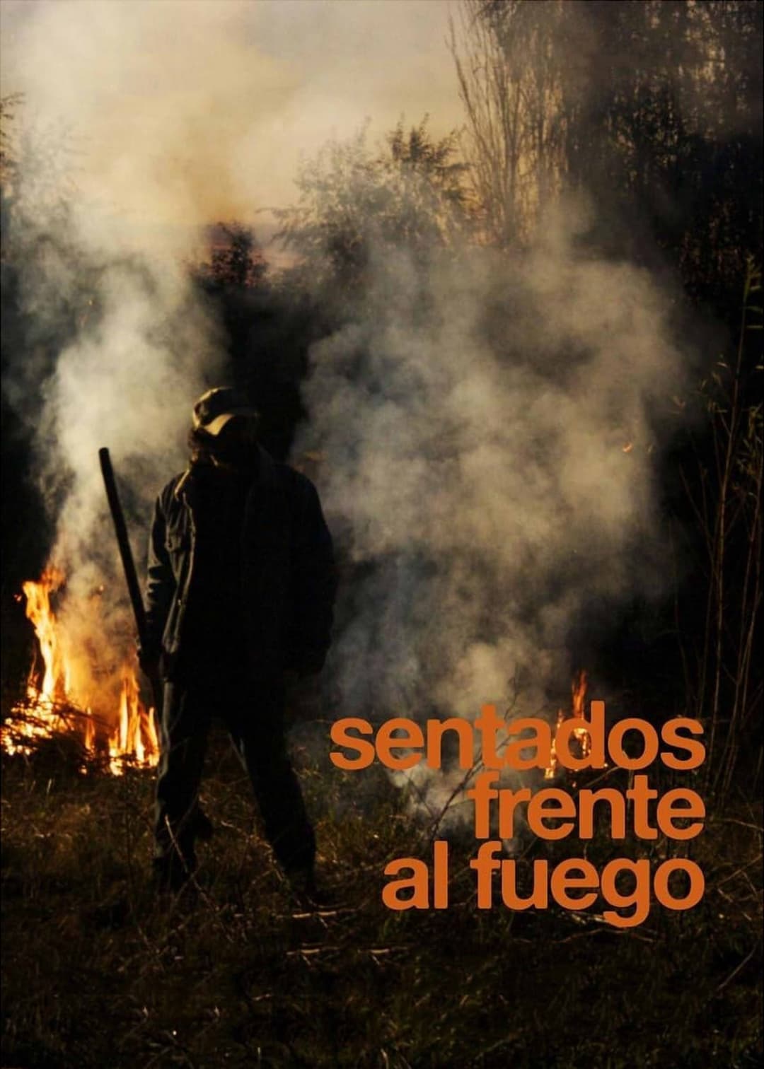 Sentados frente al fuego