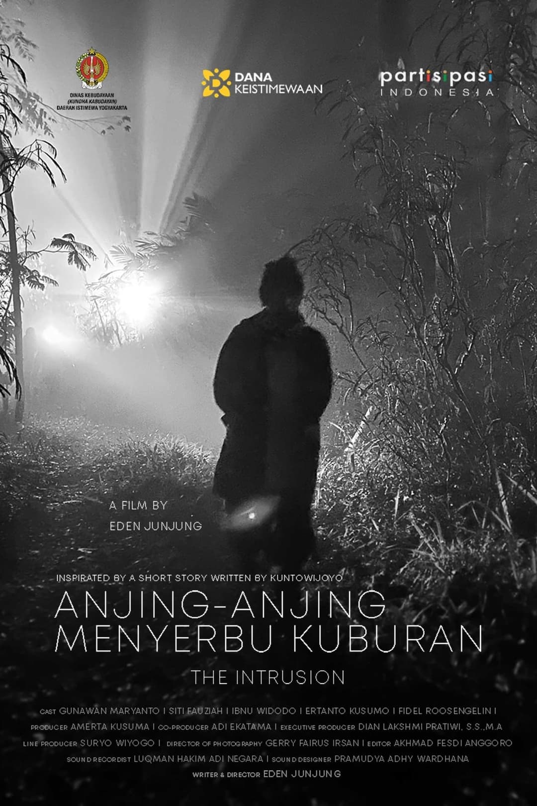 Anjing-Anjing Menyerbu Kuburan