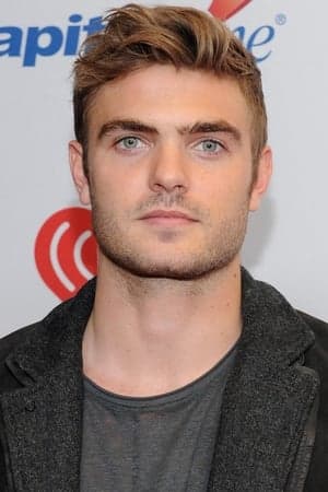 Alex Roe