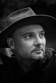 Лачлан Милн