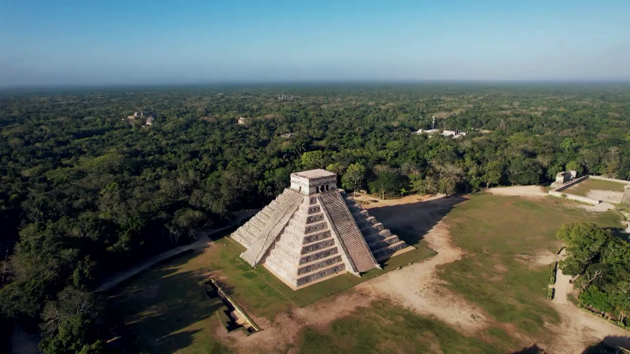 Chichen Itza : enquête sur l'énigme de la chute des Mayas