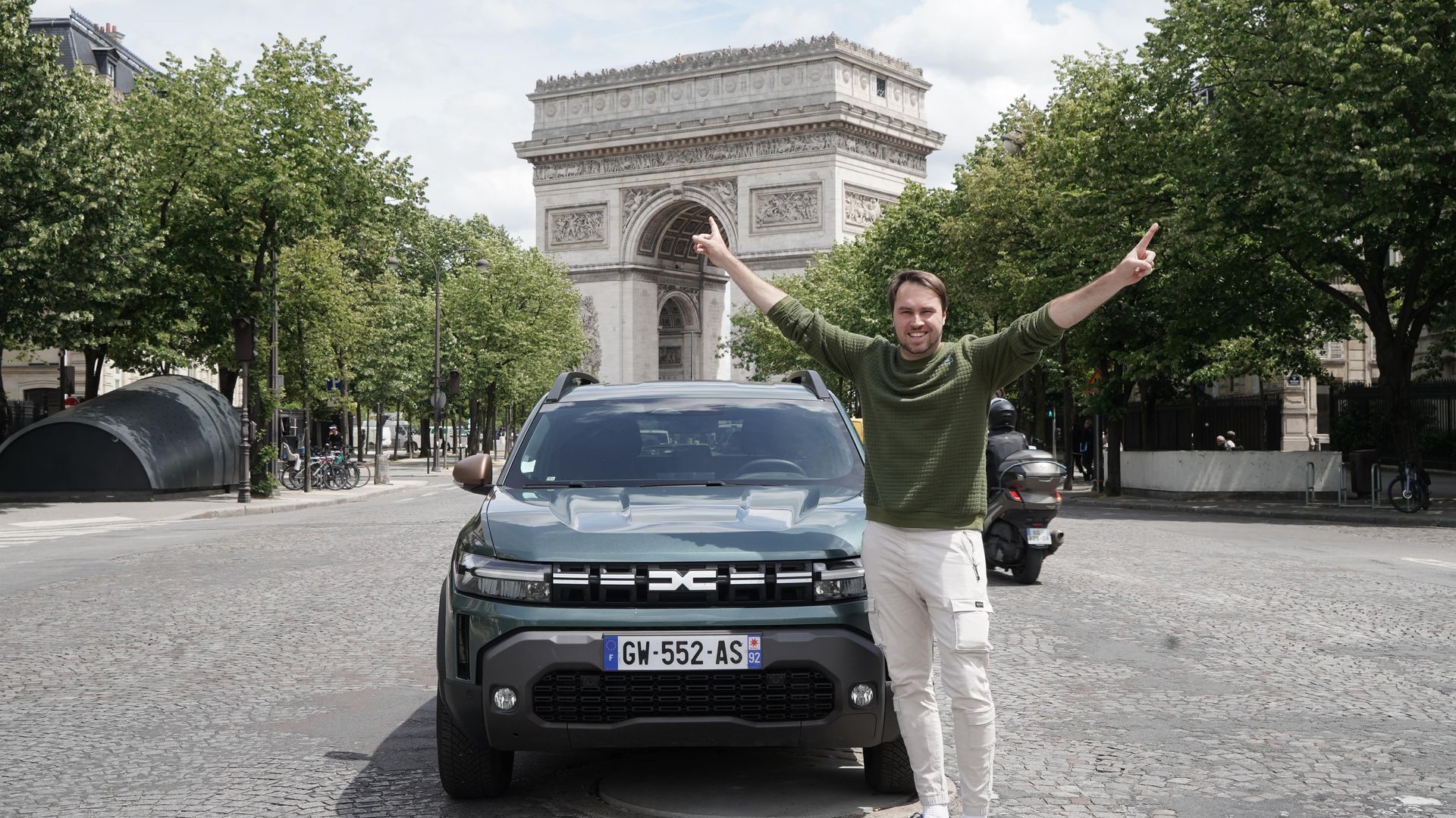 Low-Budget Roadtrip nach Paris mit dem Dacia Duster ab 18.950 €