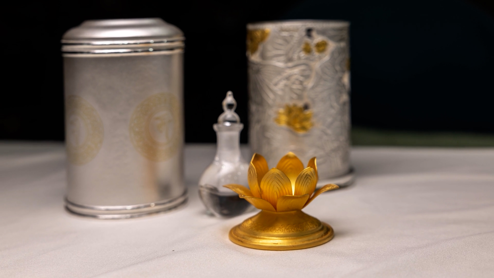 사리함을 만들다. 조각장