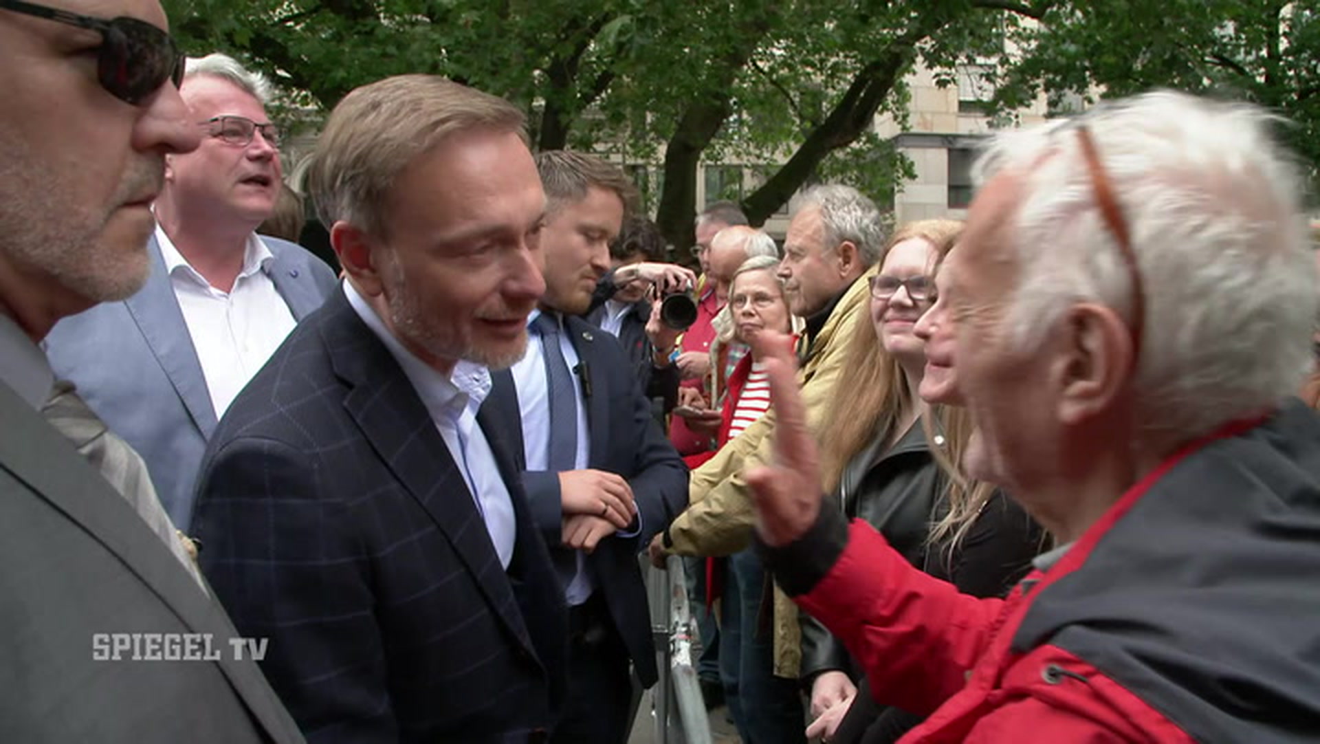 Das gelbe Feindbild: Mit Finanzminister Christian Lindner unterwegs im Wahlkampf