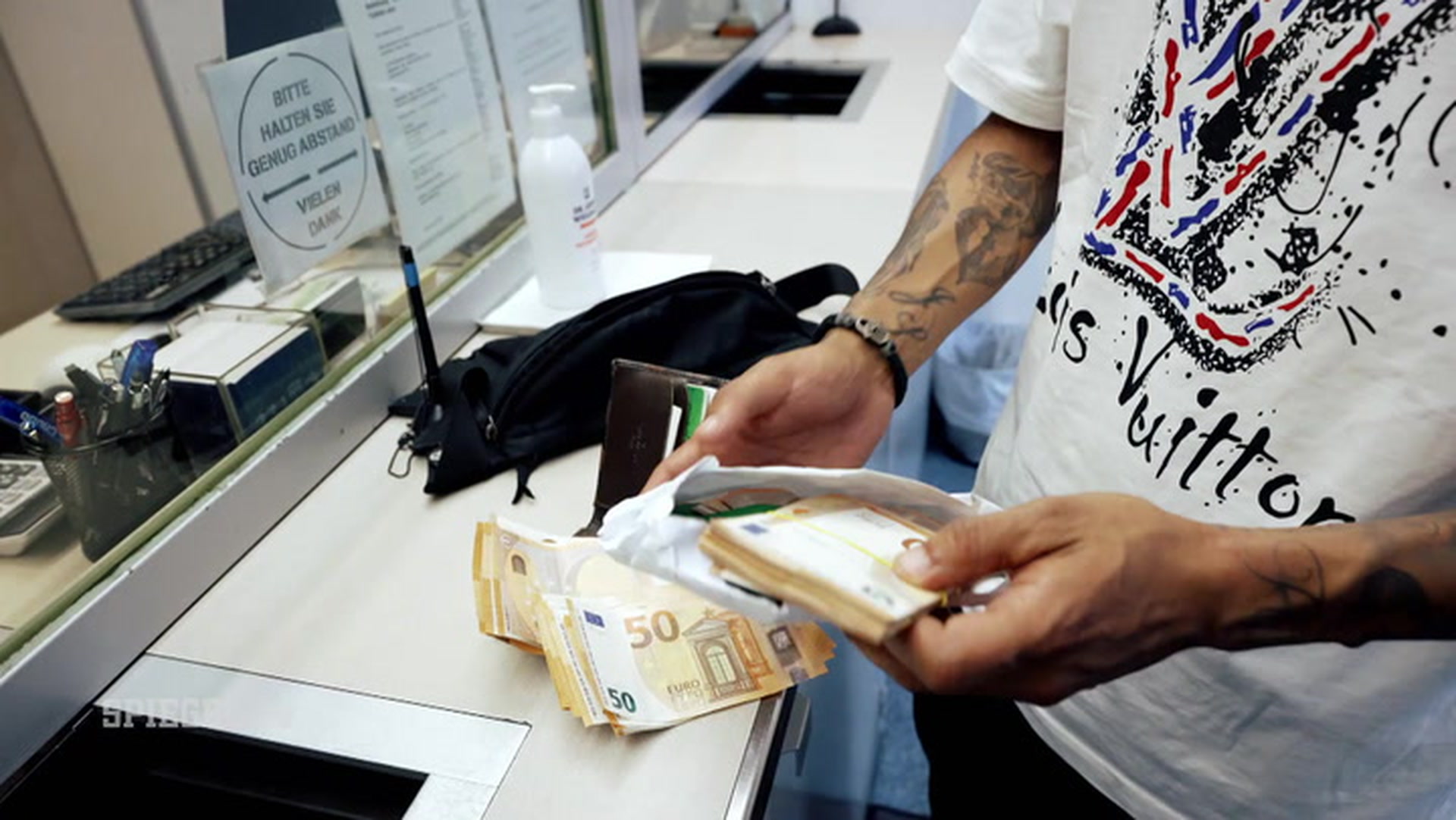 Biete Rolex, brauche Bargeld: Das Pfandleihhaus auf der Reeperbahn