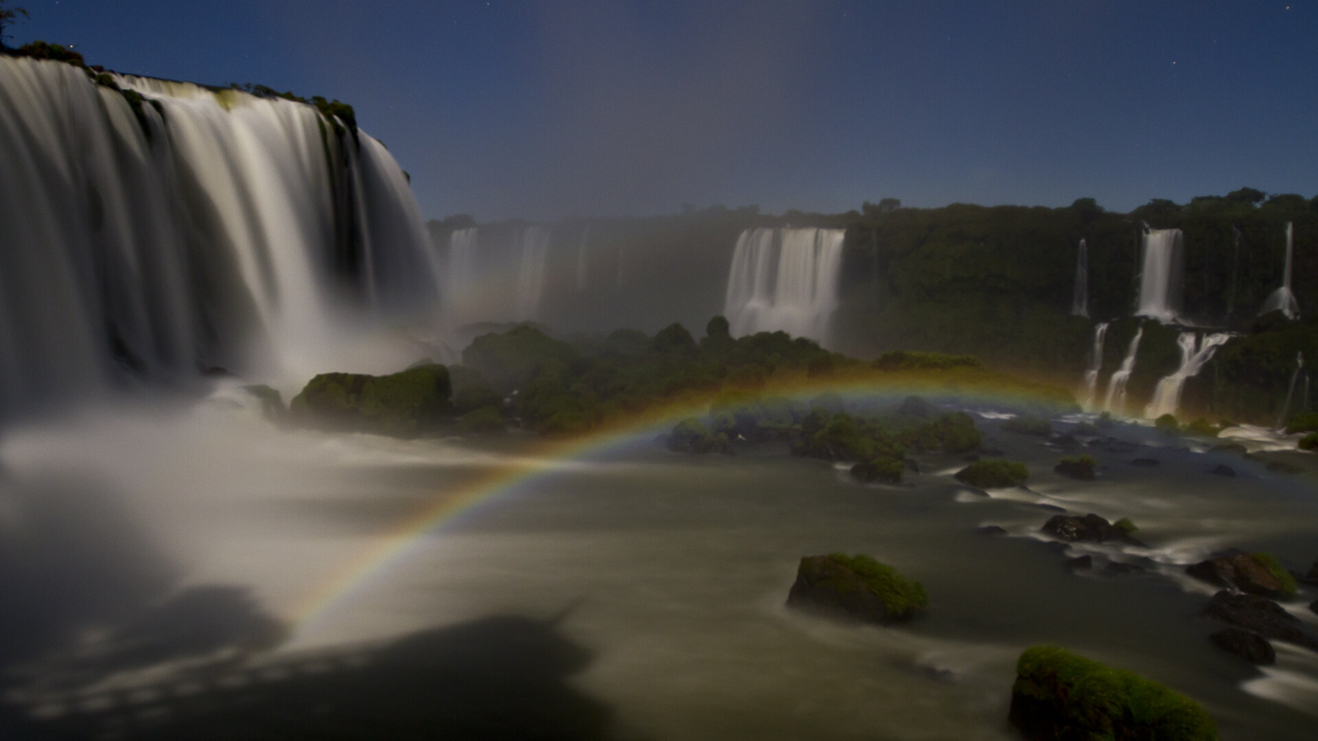 La rivière dans le ciel