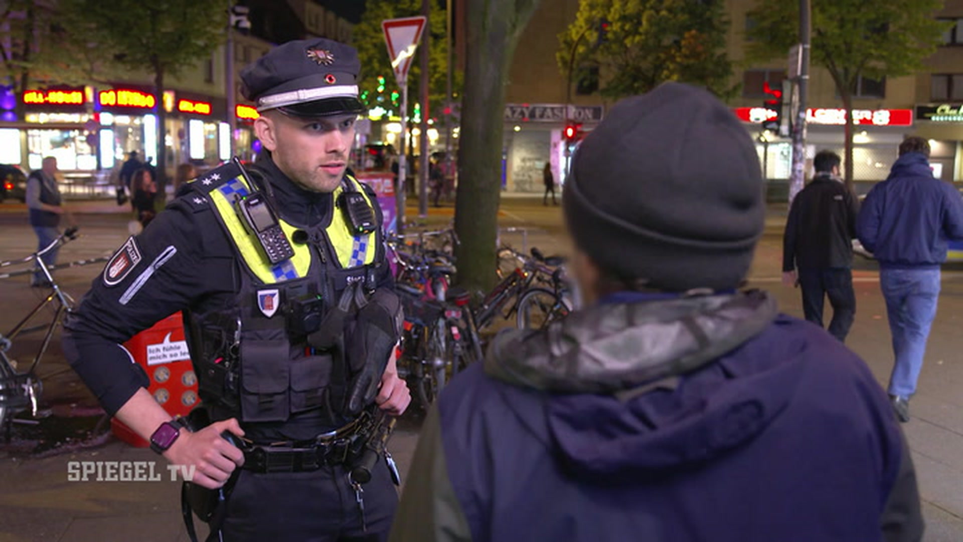 Das Kult-Revier auf der Reeperbahn (2): Unterwegs mit den Polizisten der Davidwache