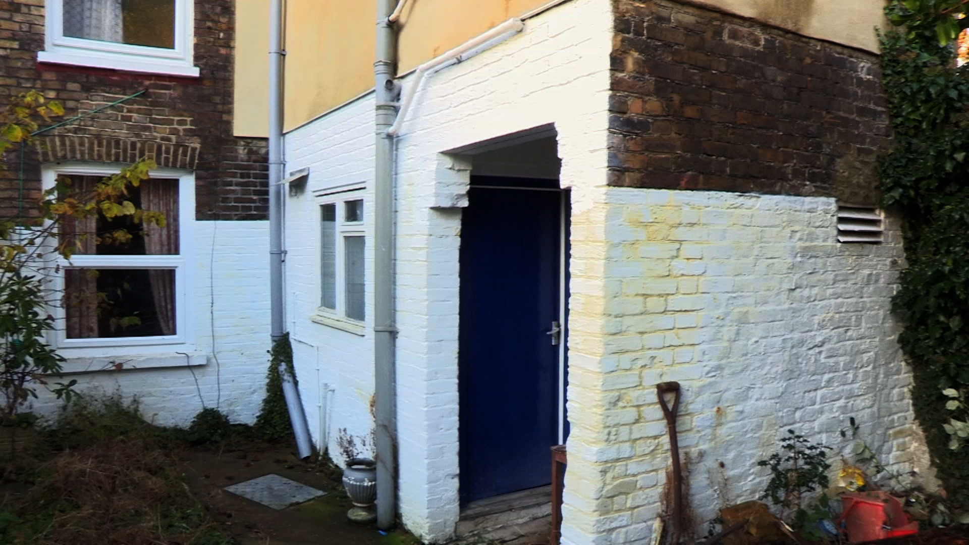 Homes Under The Hammer