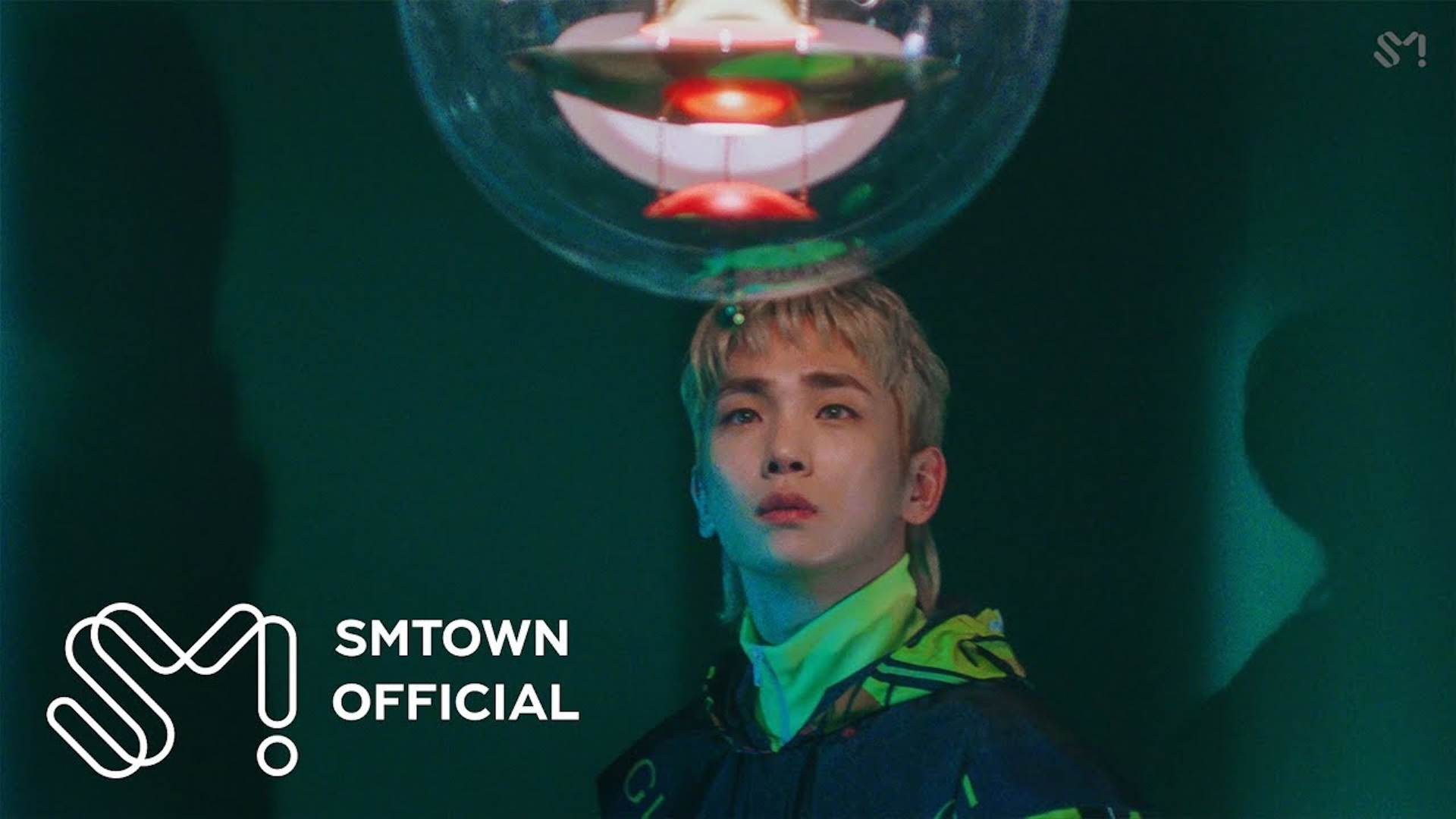 물 속에 잠긴 듯한 기분