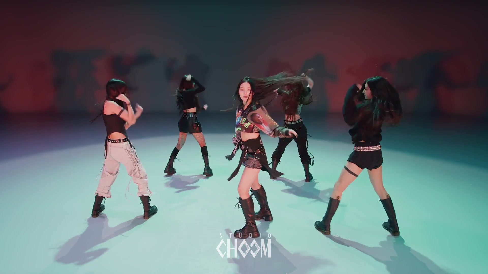 Trendsetting Queens! Unforgettable Girl Group Performances