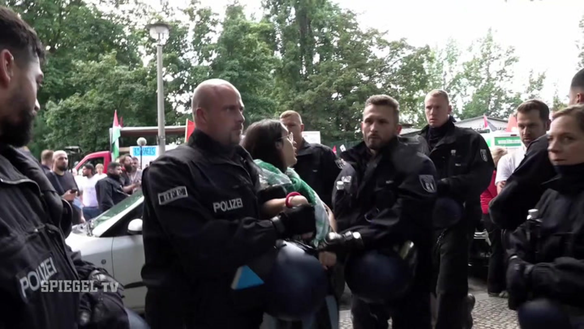 Blut und Spiele für die Polizei: Fußball-EM in Deutschland