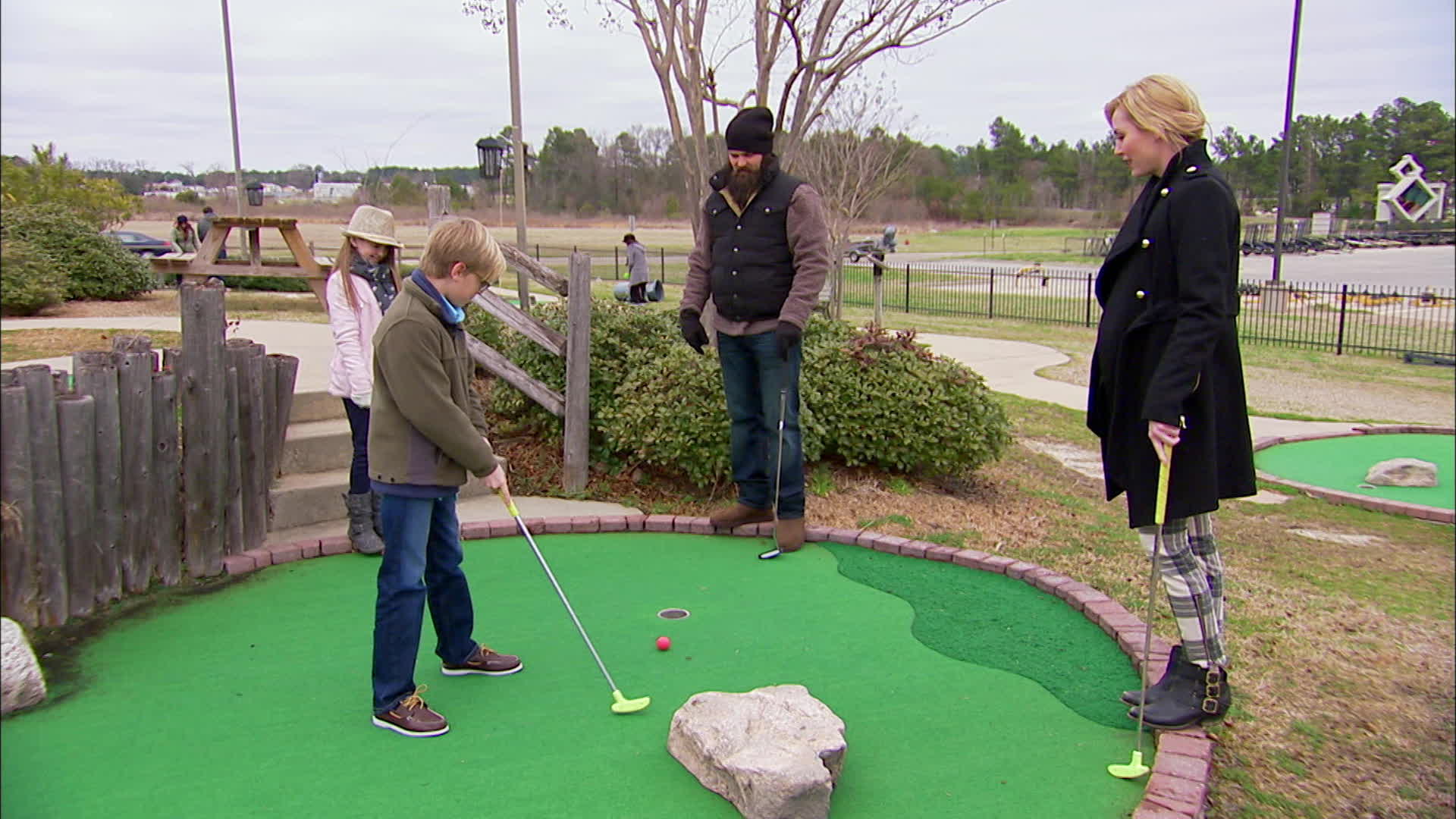 S6 E3 Hands on a Woodchipper