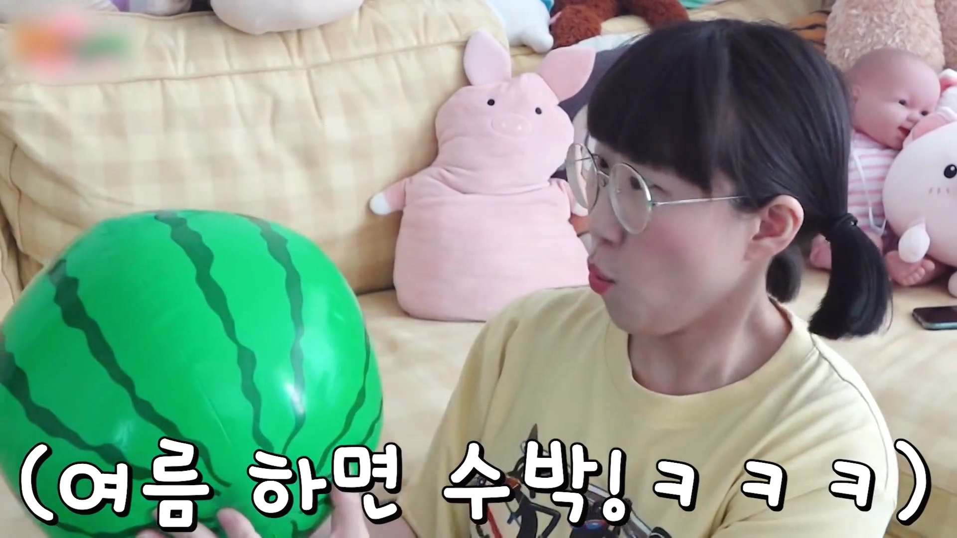 잘 때 카메라를 설치했더니 놀라운 게 찍혔다! / 에이미, 안젤리나, 데이지가 너튜브 같이 안하는 이유는? / 데이지의 하루 관찰기