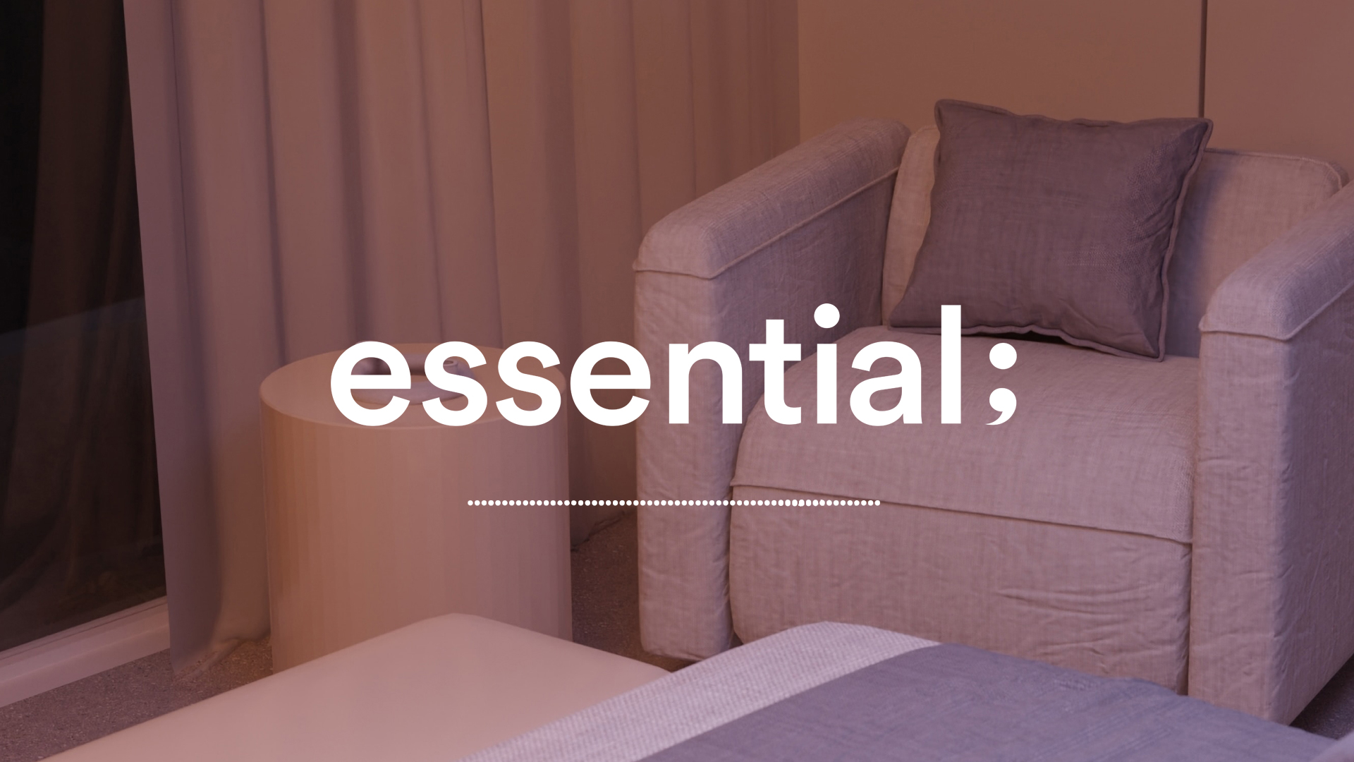 늦은 밤 와인 한 잔과 함께