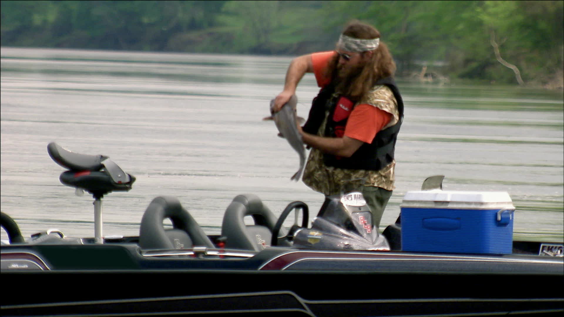 S1 E9 Fishin' for Business