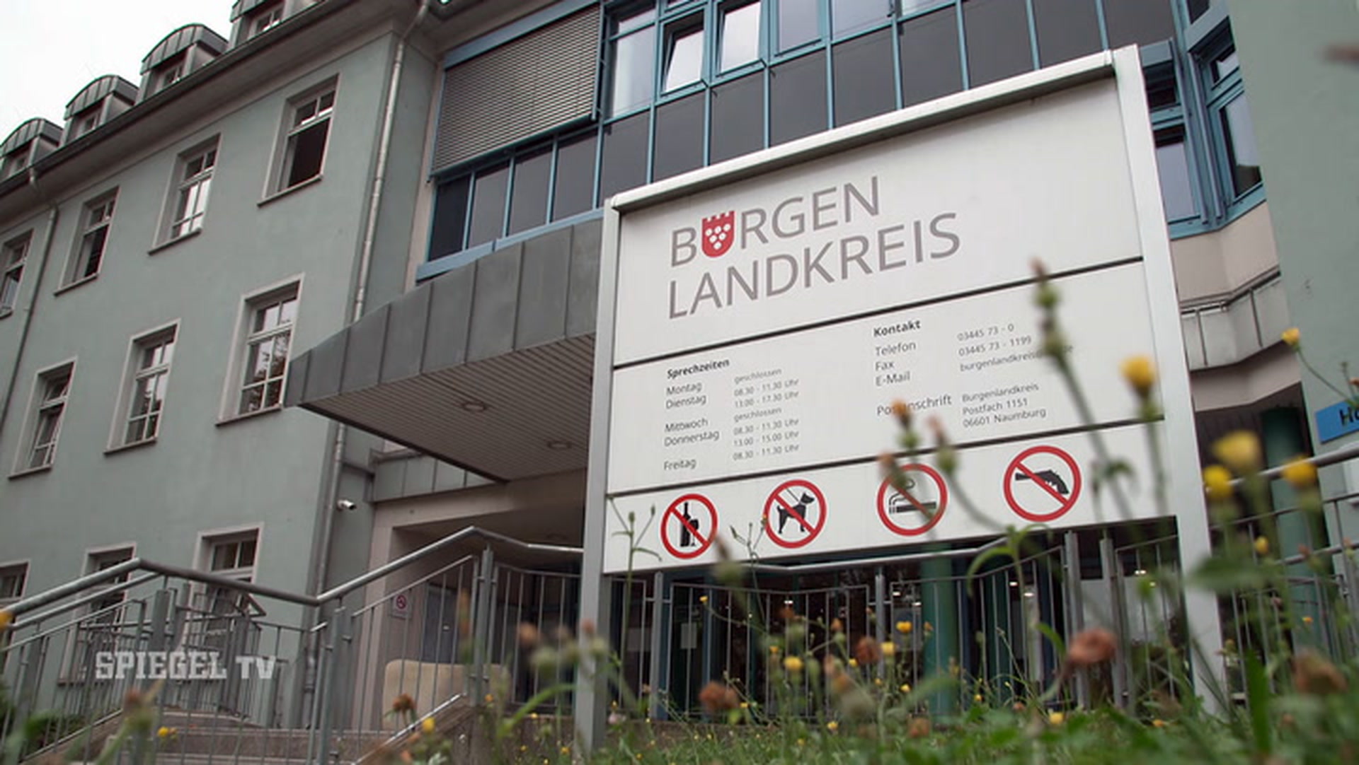 Abschiebe-Irrsinn: Der alltägliche Wahnsinn einer Ausländerbehörde