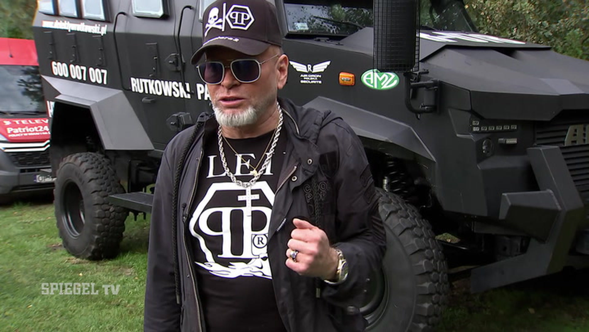 Wildwest in Łódź: Wie ein TV-Promi mit seiner Privatarmee auf Verbrecherjagd geht