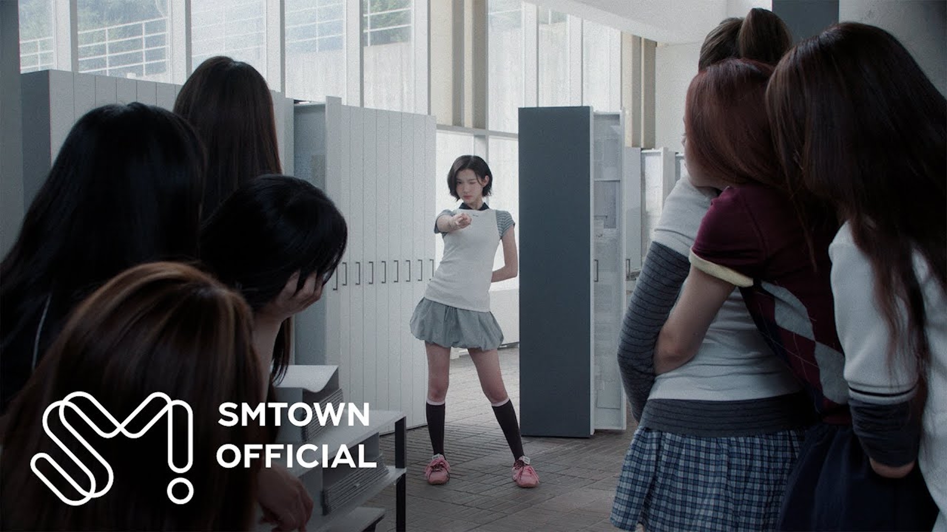 Hearts2Hearts 'FOCUS' The 1st Mini Album