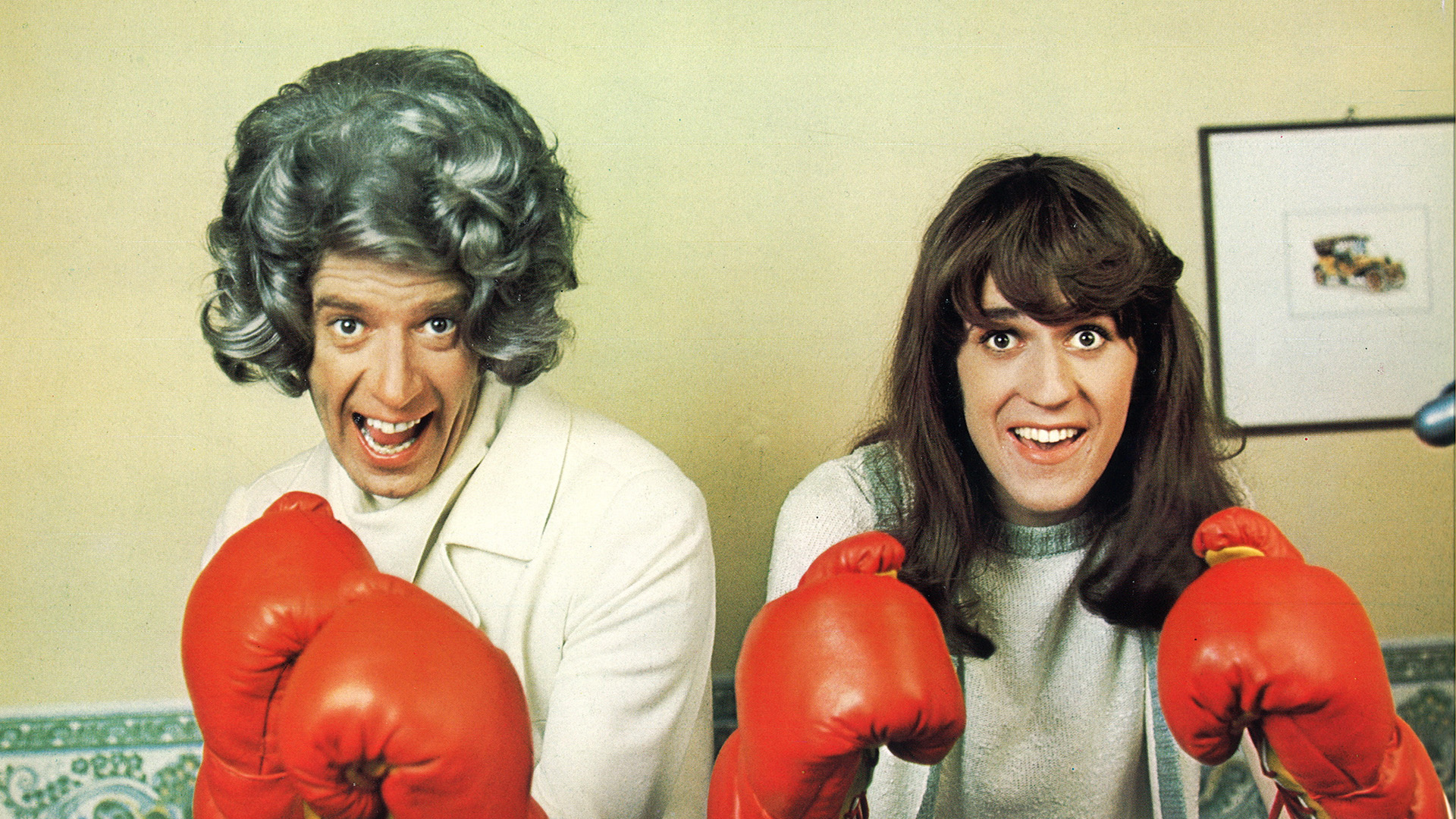 Die tollen Tanten schlagen zu