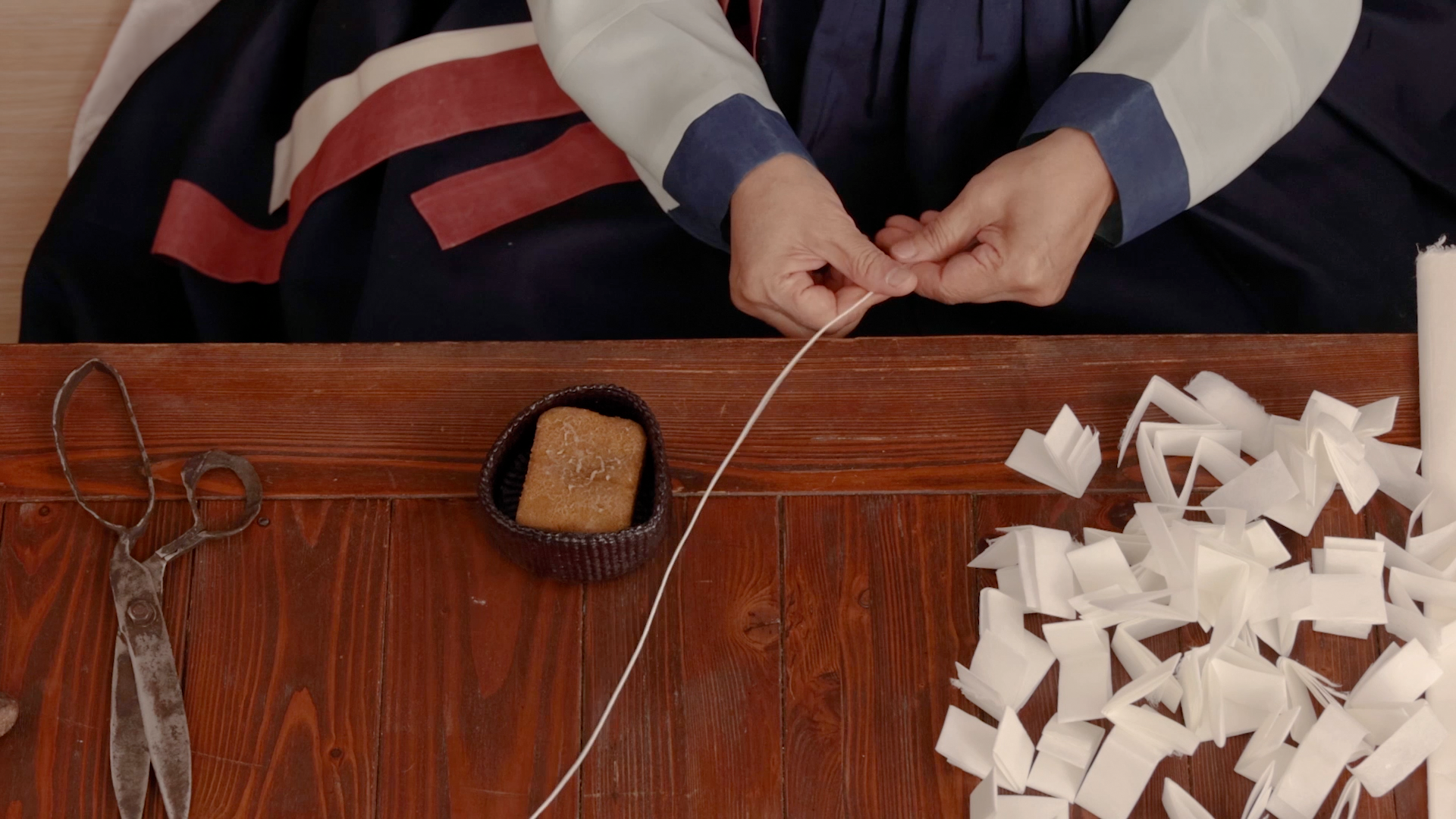 한지에 생명을 불어넣다. 지승장