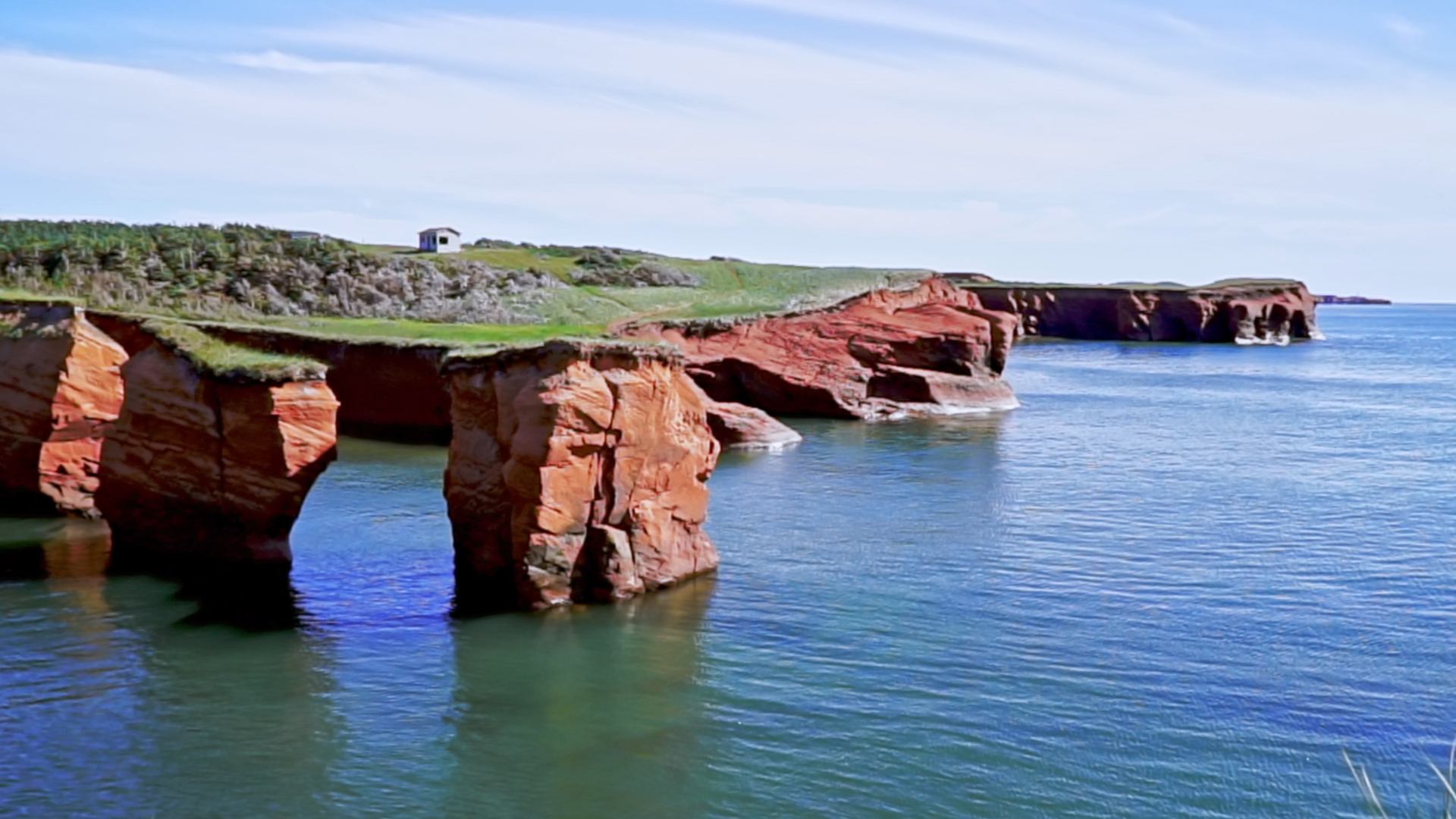 Tiny house by the coast: Îles de la Madeleine (Music)