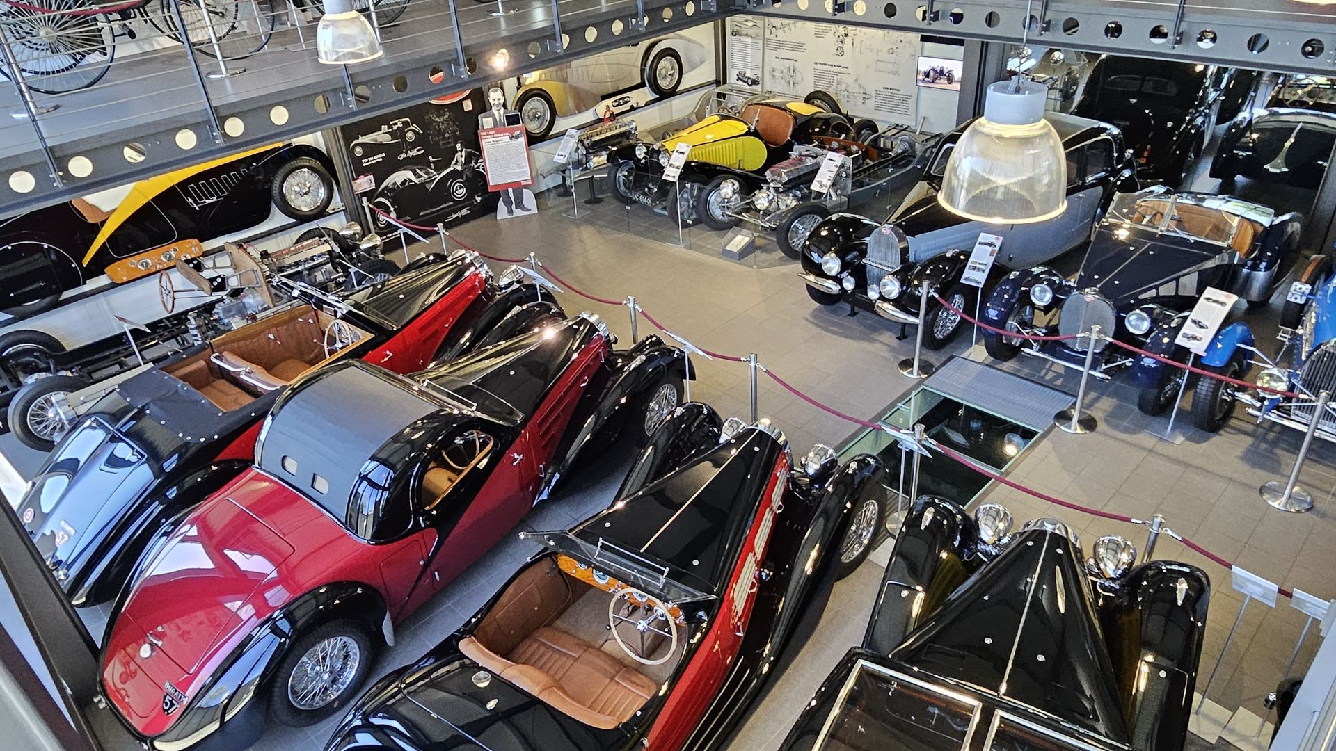 Von den ersten Bugattis bis zum Antrieb der Zukunft | Rundgang im Autovision Museum