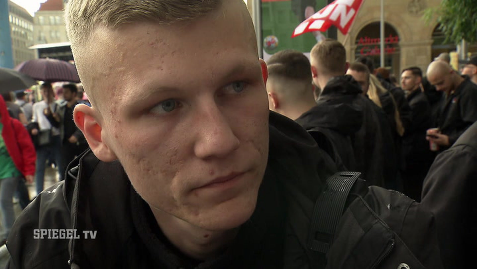 Attacke von Rechts: Wie junge Neonazis ihre Gegner ins Visier nehmen