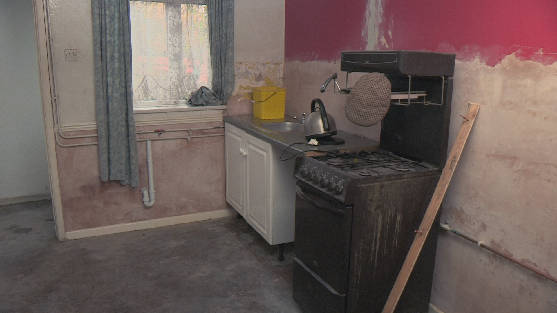 Homes Under The Hammer