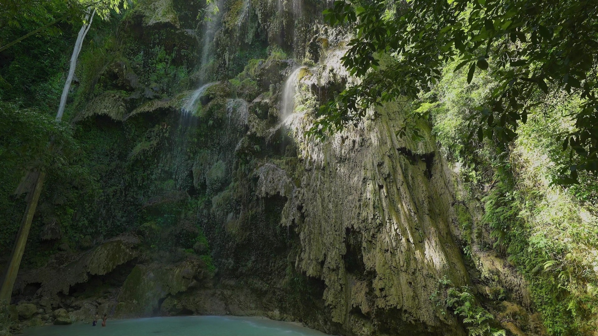 Tumalog Falls: Philippines (Music)