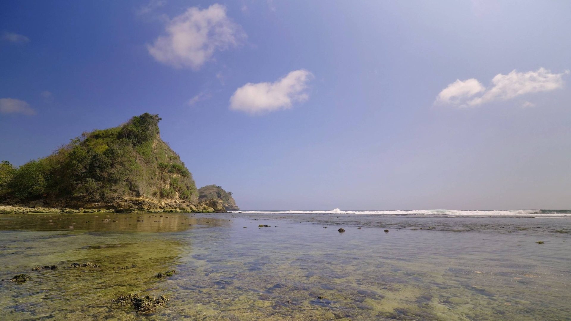 Pantai Ngopet & Batu Bengkung
