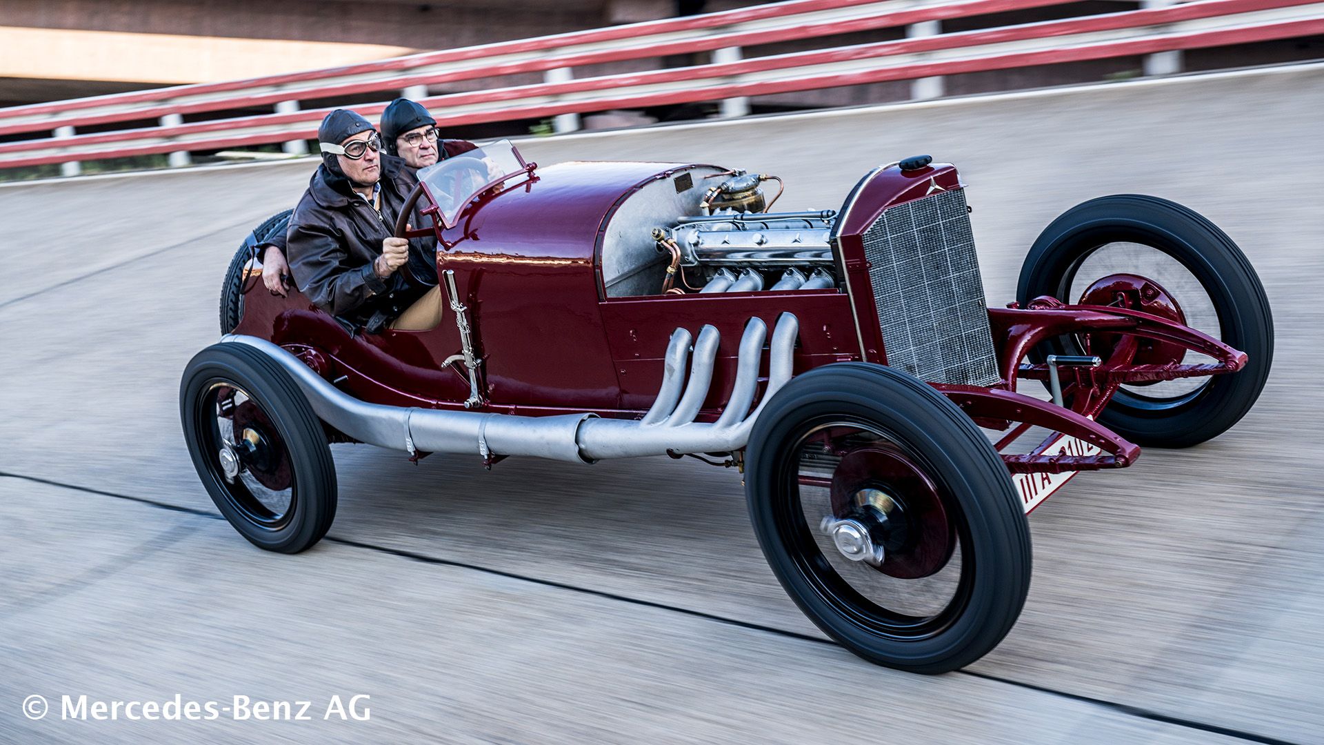 Mercedes Targa-Florio-Rennwagen von 1924 zurück auf der Straße