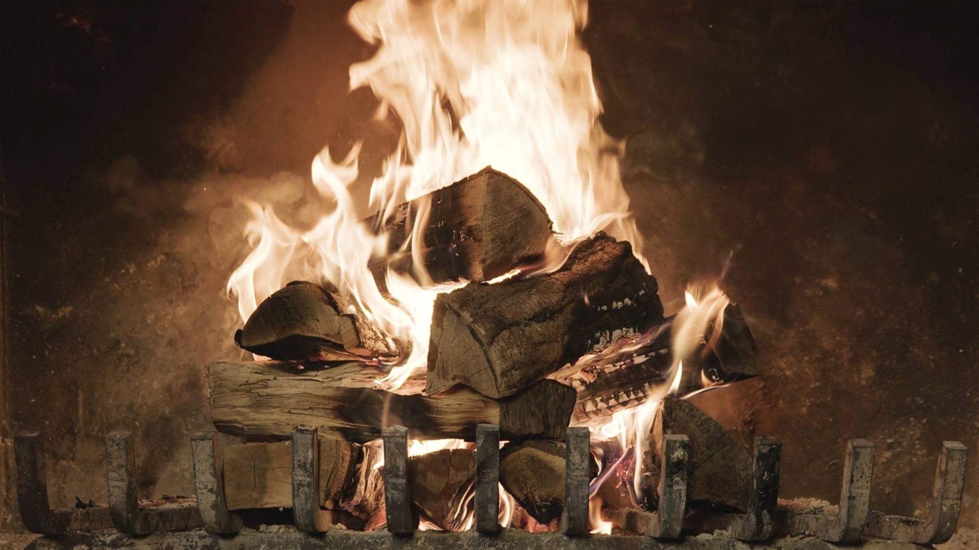 Rustic Fireplace: Laurentians