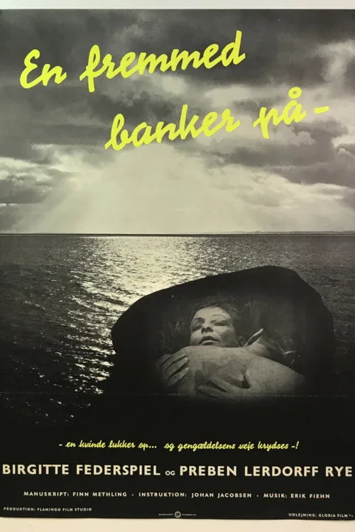 En fremmed banker på