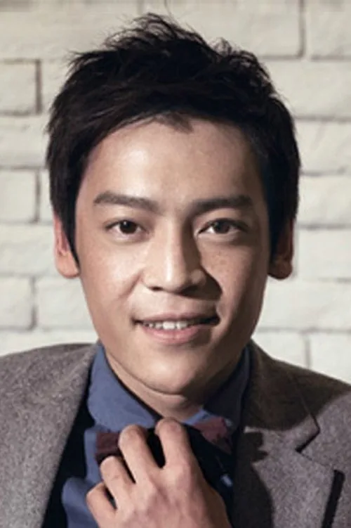 王杍逸