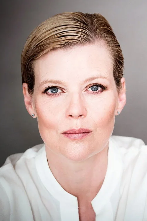 Lucy Akhurst