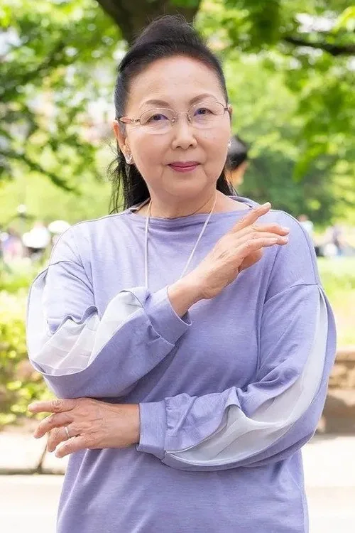 小牧リサ