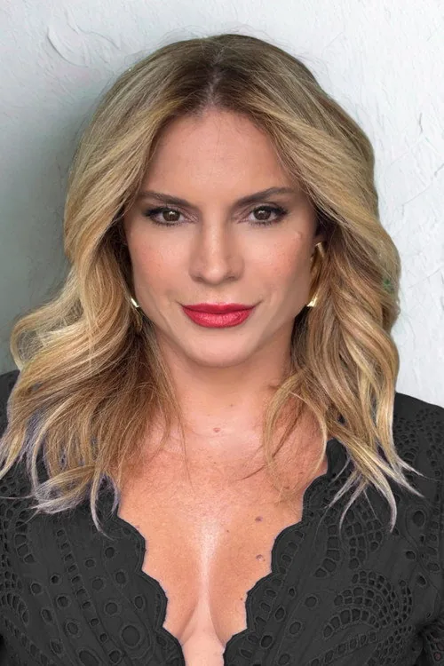 Maíra Charken