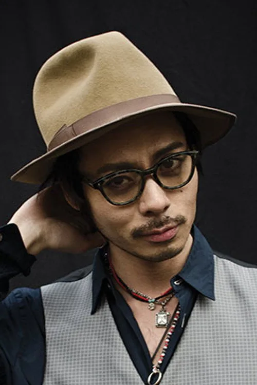 新倉健太