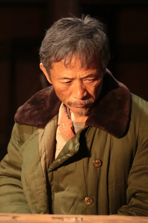 黄精一