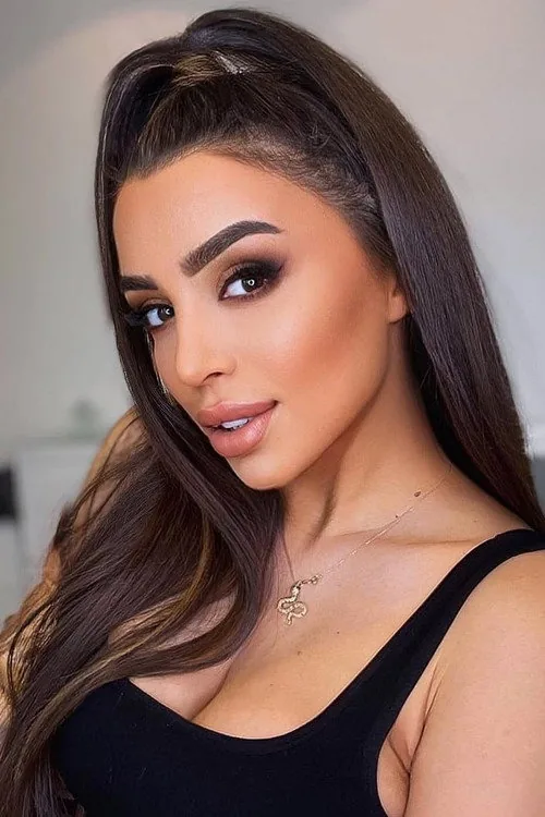 Rəna Ağamuradova