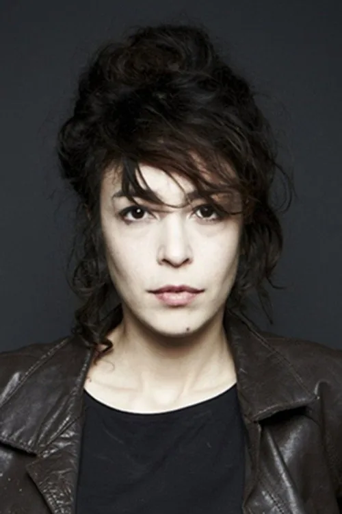 Adrienne Pauly