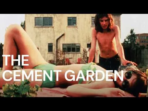 Cementowy ogród (1993) Dramat/Komedia | Charlotte Gainsbourg | Andrew – Recenzja filmu i fakty