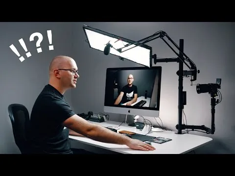 ਪੂਰਾ ਯੂਟਿਊਬ ਸਟੂਡੀਓ ਸੈੱਟਅੱਪ ਇੱਕ ਡੈਸਕ 'ਤੇ!