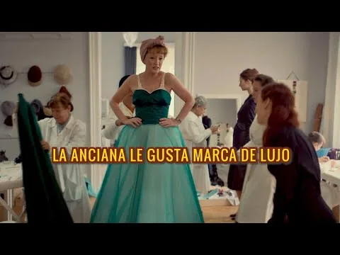 Resumen de peliculas: Mrs. Harris Goes to Paris (2022)