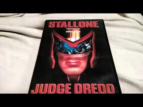 Dlaczego Sędzia Dredd  jest Lepszy od Dredd 2012  Recenzja Filmu  Sędzia Dredd Sylvester Stallone